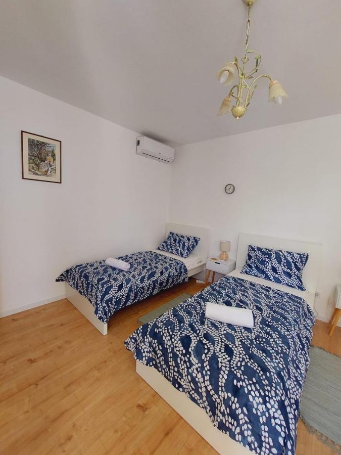 Apartments Mario Primosten Exterior photo