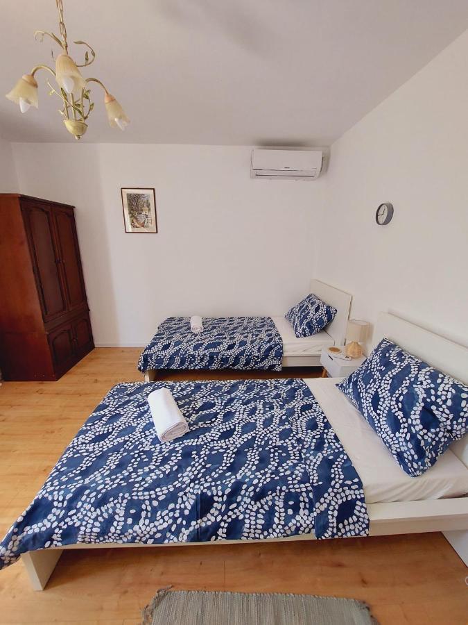 Apartments Mario Primosten Exterior photo