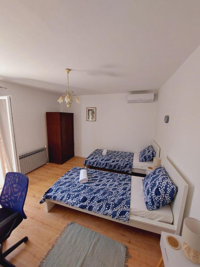 Apartments Mario Primosten Exterior photo