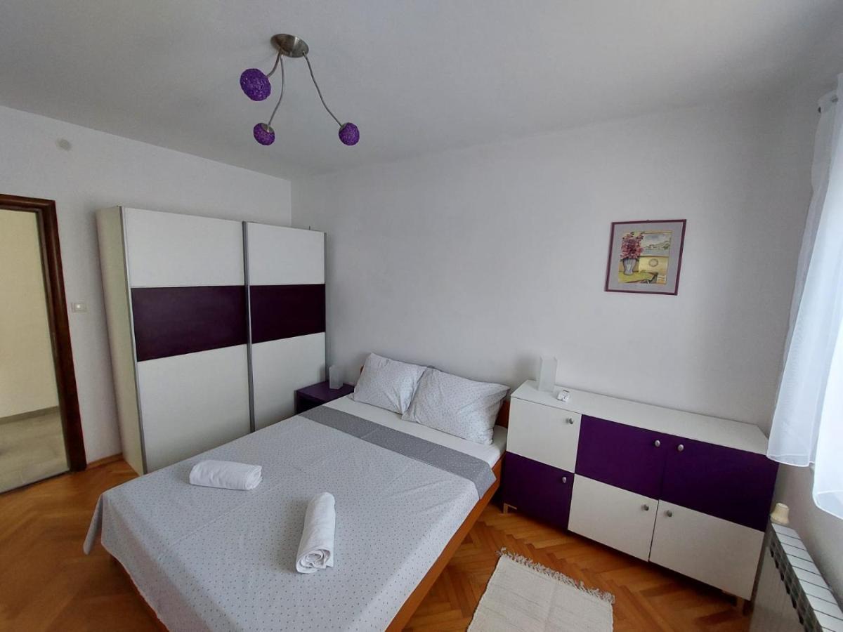 Apartments Mario Primosten Exterior photo