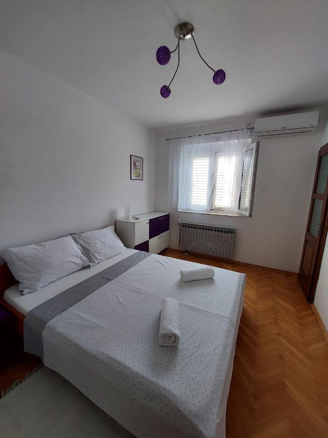 Apartments Mario Primosten Exterior photo